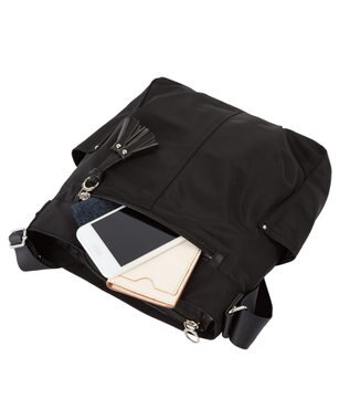 ACE BAGS & LUGGAGE kanana project collection タッセル-e ショルダーバッグ 縦 68871 ブラック