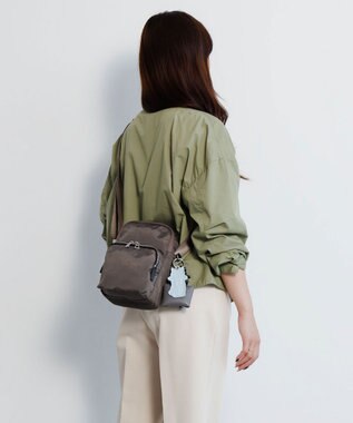 ACE BAGS & LUGGAGE HAyU × ace. フィカス ショルダーバッグ 19101 ハユ チャコール