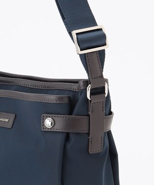LA BAGAGERIE 【撥水ナイロン】ベーシックポシェット ネイビー