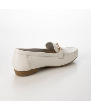 ing <ing>【３E】【サスティナブル】ビット付きモカシューズ アイボリー