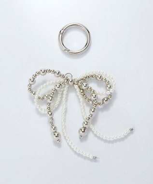 Phoebe メタルパールリボンバッグチャーム ホワイト