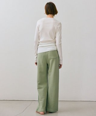 BEIGE， 【BEIGE,ecru/WEB限定・洗える】LOOP BACK / コットンワイドストレートパンツ Leaf