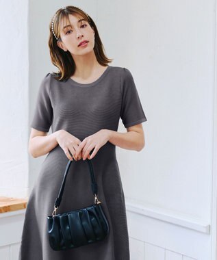 Tiaclasse 【洗える】クルーネック半袖ニットフレアワンピース チャコールグレー