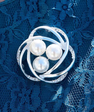 Tiaclasse 3粒パールブローチ シルバー