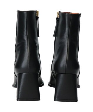 INTER-CHAUSSURES 【ANGEL ALARCON】フレアヒールセンターシームショートブーツ ブラック