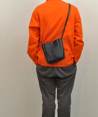 UNBILLION 【テレビ ドラマ着用アイテム】Otias シュリンクレザーショルダ－バッグ ブラック