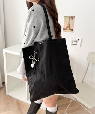 WEGO チャーム付きA4トートバッグ ブラック