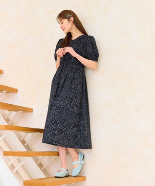 Feroux 【洗える】ギャザーデザインパフスリーブワンピース ドット系