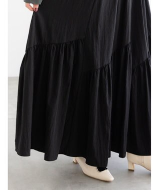 Te chichi マットタフタバイヤスティアードスカート ブラック