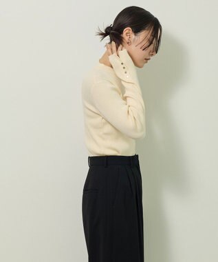 Green Parks もちやわ袖口釦リブニットプルオーバー Off White