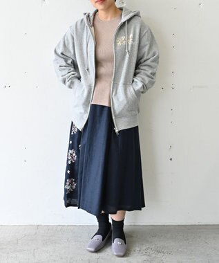 muuc 〈コットン100% 12.7オンス生地＆裏面パイル〉花刺繍のWジップパーカー グレー