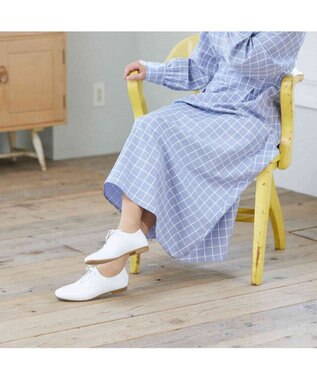 ing <ing>【WEB限定】ゴム紐レースアップシューズ ホワイト