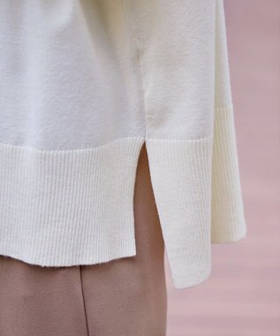 Tiaclasse 【洗える】エンボスロゴニットプルオーバー オフホワイト