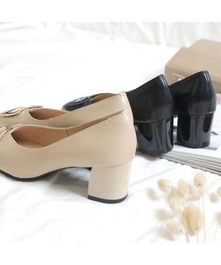 Pointer 日本製 バックルモチーフスクエアトゥパンプス ベージュ(ヌメ)
