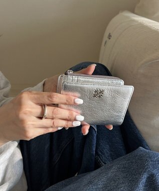 russet ミニモノグラムプレートハーフウォレット(SO-421) Silver