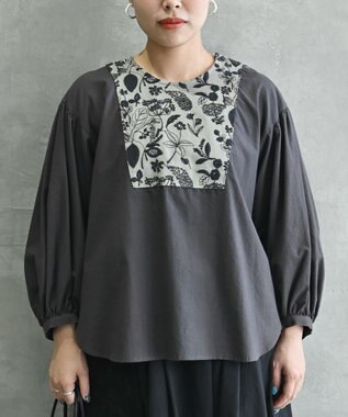 心地よいコットン・シアサッカー生地〉筆記帳刺繍ノーカラー左肩開き