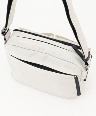 Y'SACCS 【ムック本掲載】クリンクルナイロン　ダブルポケットショルダー ホワイト