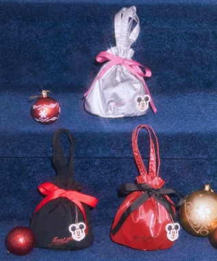 earth music&ecology 【予約】Disney/ミッキーチャーム付きリボン巾着 シルバー