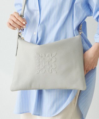 russet エンボスモノグラムショルダーバッグ(CE-1547) L.Gray