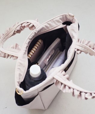 Maison de FLEUR 撥水加工フリルハンドル2Wayトートバッグ Grayish Pink