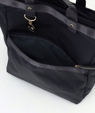 LA BAGAGERIE チャーム付き　ナイロンスクエアリュック ダークグレー