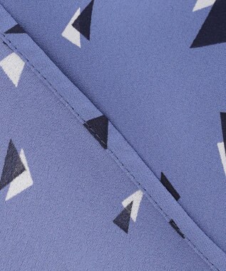 ICB 【UVケア・速乾】Back Satin Amunzen クルーネックブラウス スマルトブルー柄