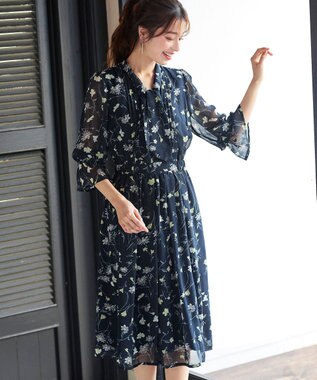 Tiaclasse L 【洗える】程良い透け感のプリントボウタイワンピース ネイビー