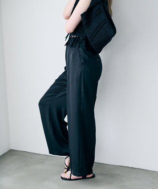 uncrave ライトダブルサテン ワイドパンツ