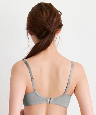 WACOAL 【小さく見せるブラ】 シンプル ブラジャー 着やせ効果 コンパクトにメイク バストの突出をおさえる 背中の段差を軽減 大きいサイズ レディース BRB452 /ワコール グレー
