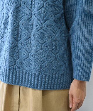 muuc 〈上質なシェットランドウール＆カシミヤ〉〈5種類の模様編み〉パッチワーク柄ケーブル模様編みセーター ブルー