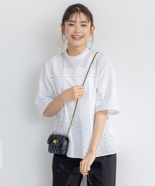 組曲 【WEB限定色あり】エンブロイダリーレース　ハイネック半袖ブラウス アイボリー系