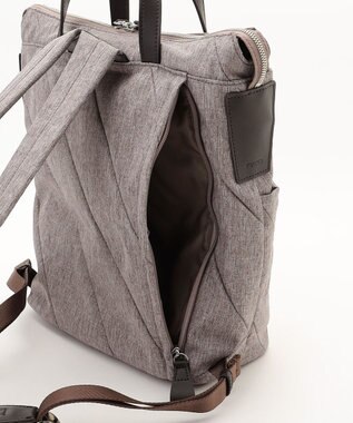 Y'SACCS ストリームラインデイパック ベージュ