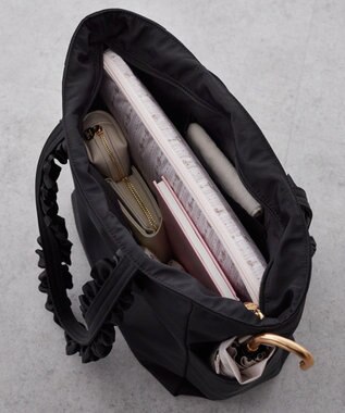 Maison de FLEUR 撥水加工フリルハンドルバッグ Black