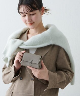 IACUCCI アバ ウォレット CERVO グレージュ