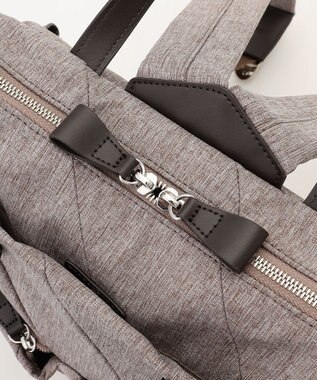 Y'SACCS ストリームラインデイパック ベージュ