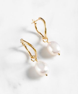 TOCCA 【新色ピンクゴールドが入荷！】【WEB限定】PETAL HOOP PIERCED EARRINGS K10 淡水パール ピアス ゴールド系