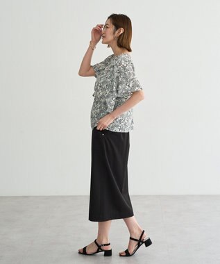 YECCA VECCA ラインフルーツ柄ラッフルブラウス Black