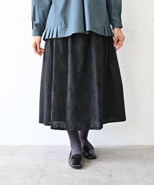 muuc 〈コットン100%〉〈綿ローン生地〉〈ふんわり柔らかな肌触り〉梅小花刺繍 ギャザースカート ブラック