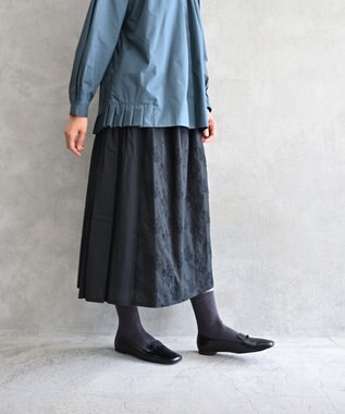 muuc 〈コットン100%〉〈綿ローン生地〉〈ふんわり柔らかな肌触り〉梅小花刺繍 ギャザースカート ブラック