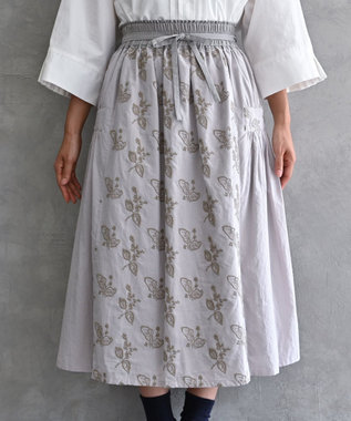 muuc 〈コットン100%〉〈綿ローン生地〉〈ふんわり柔らかな肌触り〉梅小花刺繍 ギャザースカート ライトグレー
