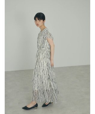 Green Parks ａ．肩フリルプリントワンピース White