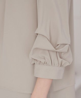 Tiaclasse つまみタック袖レイヤードブラウス ライトベージュ