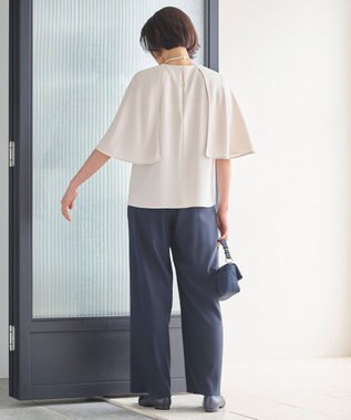 自由区 【洗える】バックサテンジョーゼット  ブラウス ベージュ系