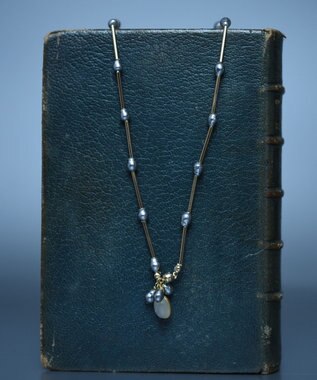 monshiro ガラスパールラインショート ネックレス