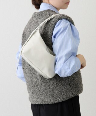 russet エナメルワンショルダーバッグ(CE-1635) OffWhite