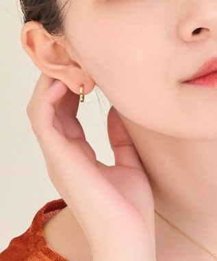 Phoebe 【金属アレルギー対応】ハートフープワンタッチピアス　ゴールド/サージカルステンレス ゴールド