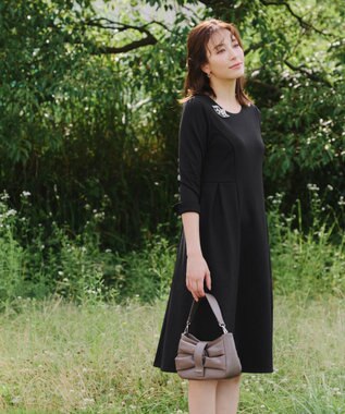 Tiaclasse 【UVカット・吸水速乾】 “きれい見え” カットソータックフレアワンピース ブラック