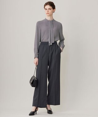 ICB 【接触冷感・UVケア・速乾・洗える】BackSatinAmunzen スカーフタイブラウス ブラックベース柄系