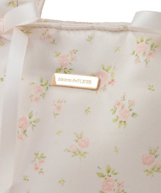 Maison de FLEUR ローズプリントフリルトートバッグ Light Beige