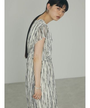 Green Parks ａ．肩フリルプリントワンピース White